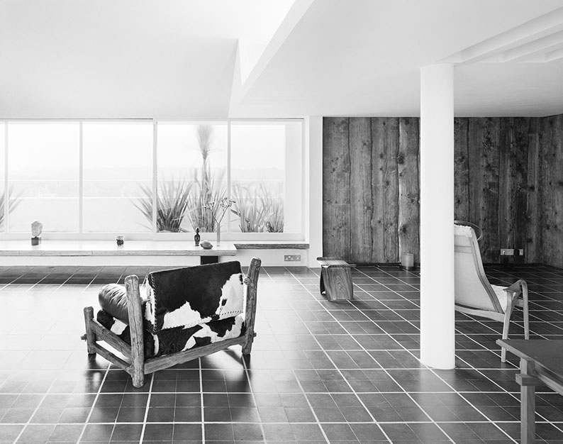 A photograph by John Riddy of Highpoint 2 designed by Berthold Lubetkin